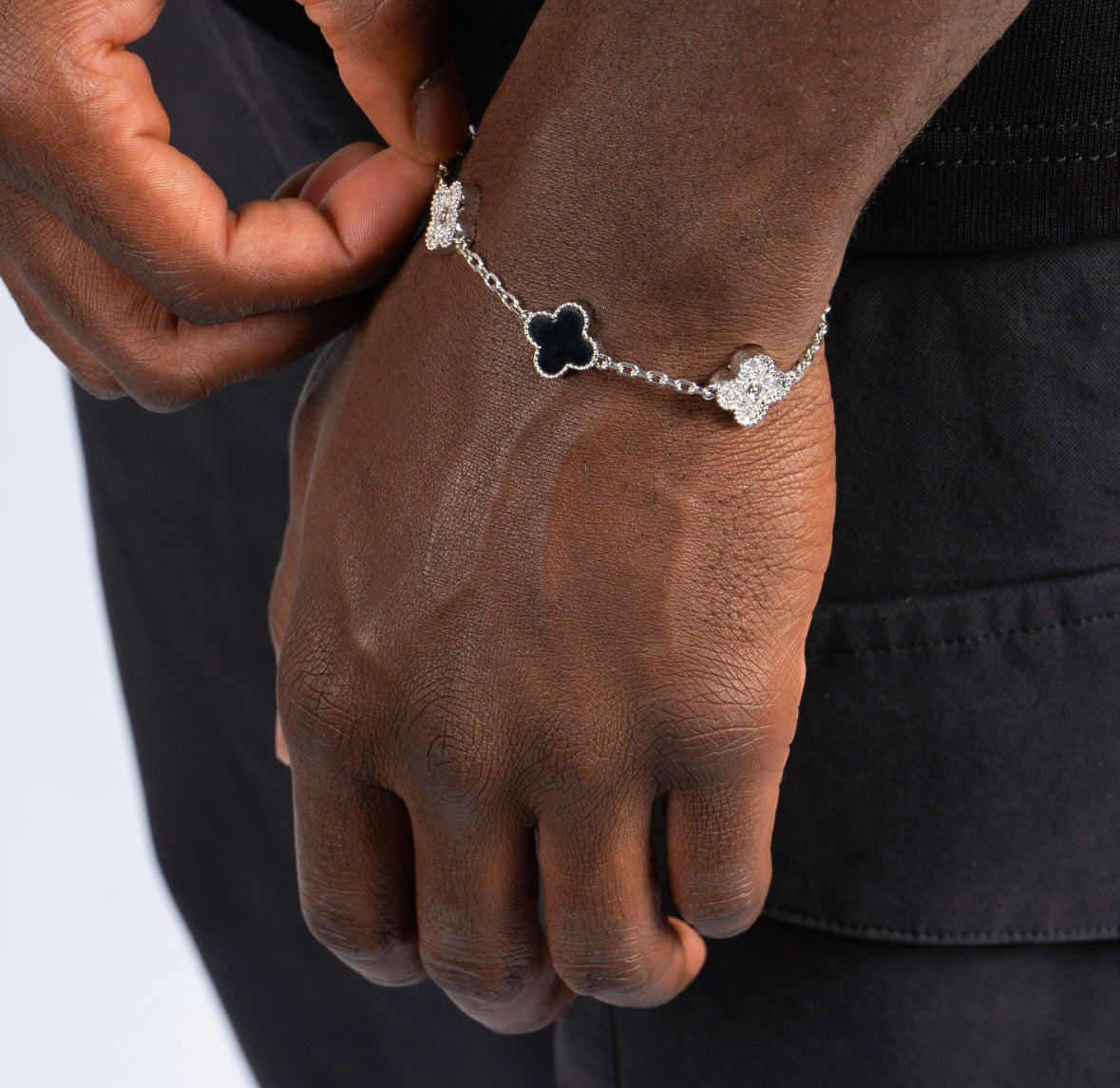 Bracelet Trèfle Noir Glacé