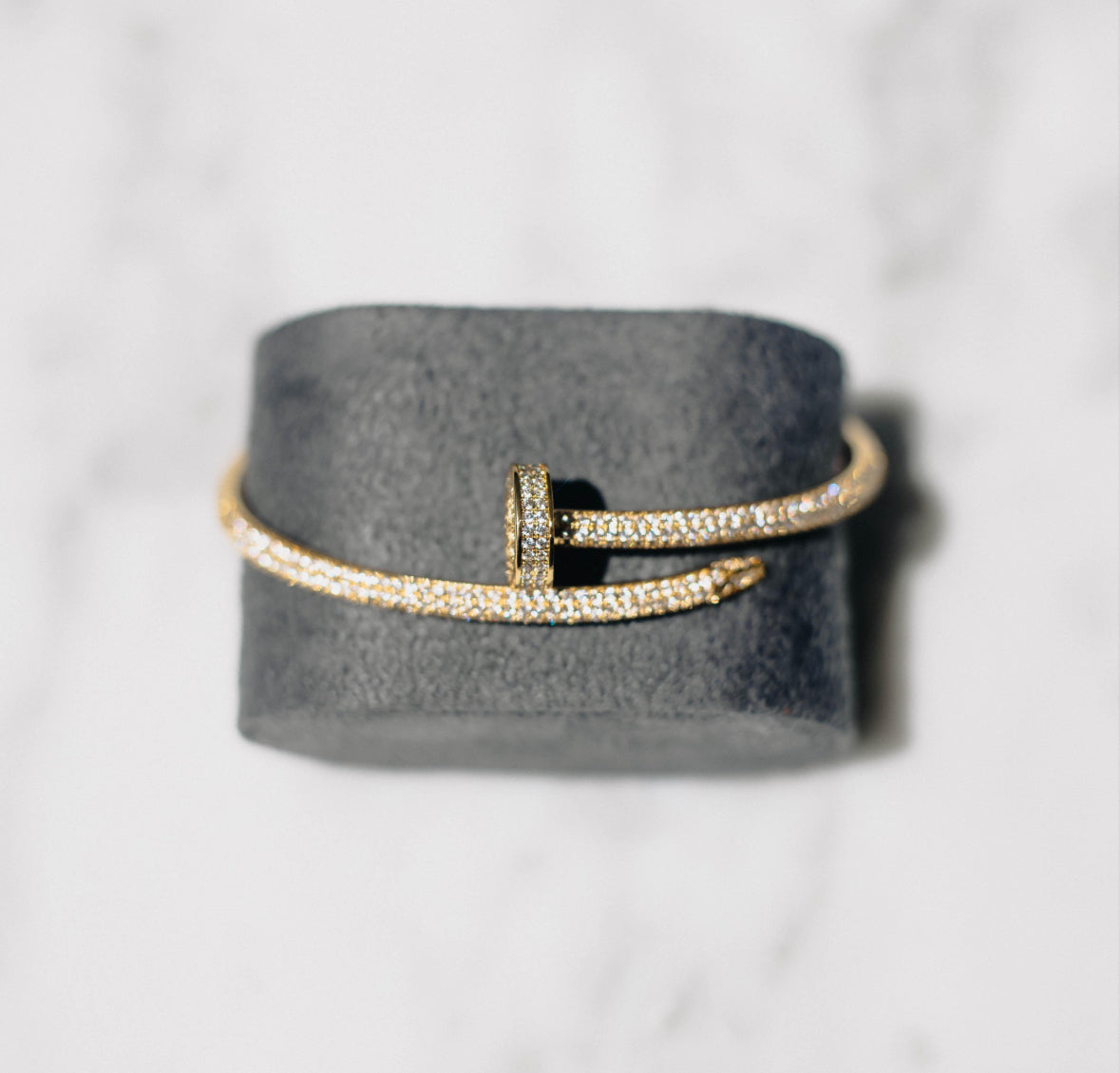 Bracelet en Or à Clous de Diamant